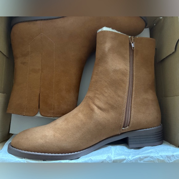 Loft Suede Boots - Picture 4 of 5